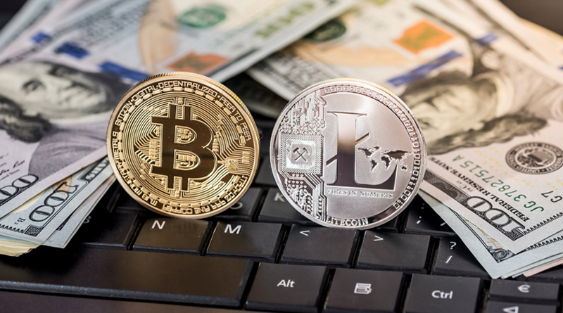 Физические изображения монет криптовалют Bitcoin и Litecoin